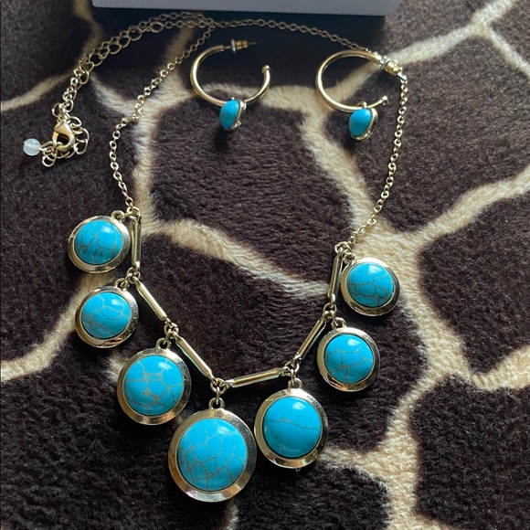 Avon Collection Reconstituted Faux Turquoise Necklace and Earrings Set - Picture 2 of 7